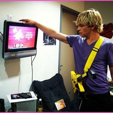 Ross Lynch photo 23
