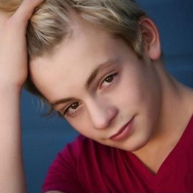 Ross Lynch photo 39