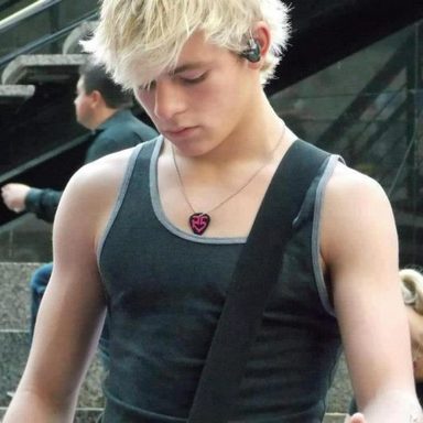 Ross Lynch photo 18