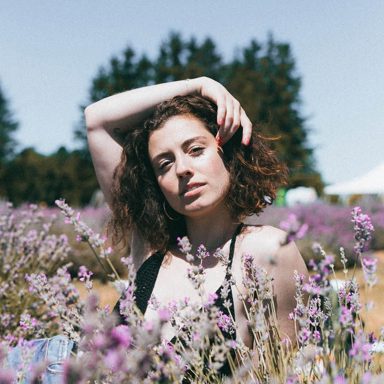 Sara Diamond photo 14