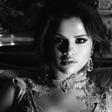 Selena Gomez photo 382