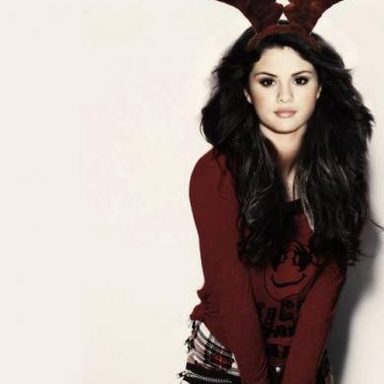 Selena Gomez photo 330