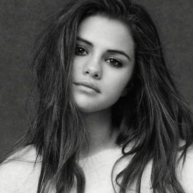 Selena Gomez photo 381