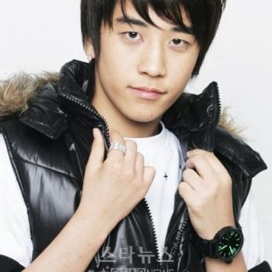 SeungRi photo 39