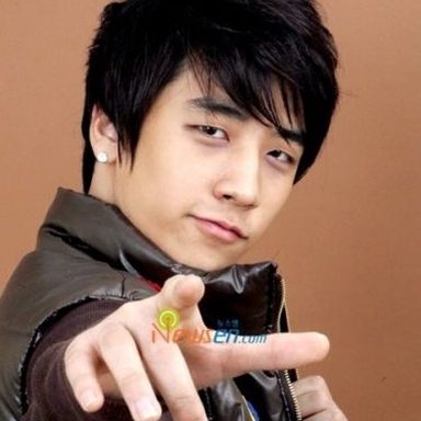 SeungRi photo 30