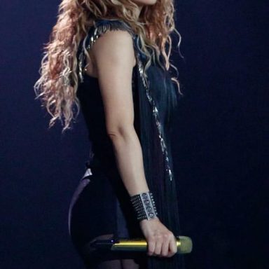 Shakira photo 23