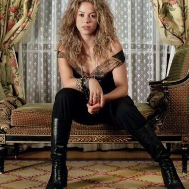 Shakira photo 132
