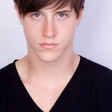 Shane Harper photo 15