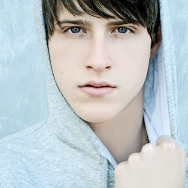 Shane Harper photo 17