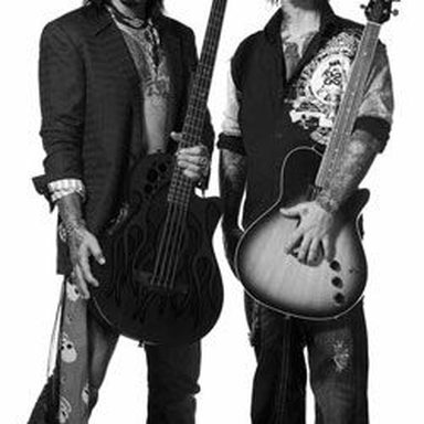Sixx AM photo 10