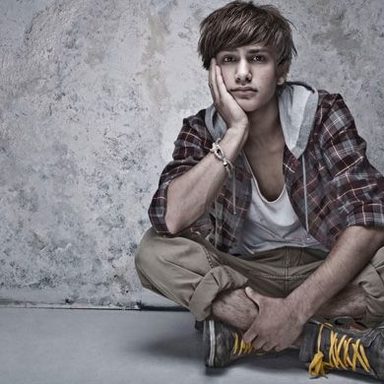 Skins photo 37