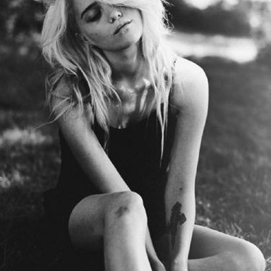 Sky Ferreira photo 29