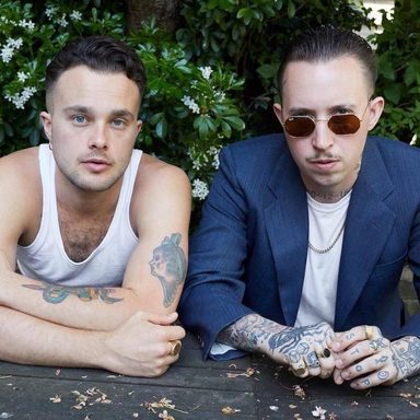 Slaves (UK)