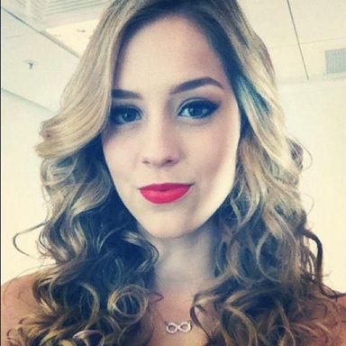 Sophia Abrahão photo 22