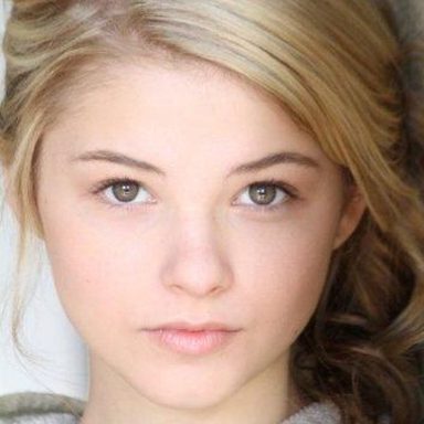 Stefanie Scott