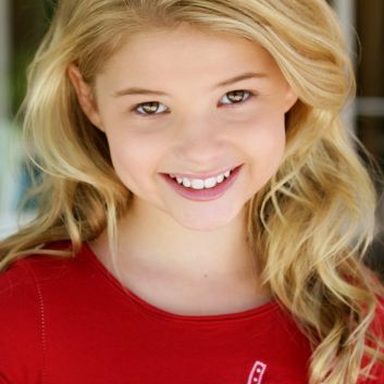 Stefanie Scott