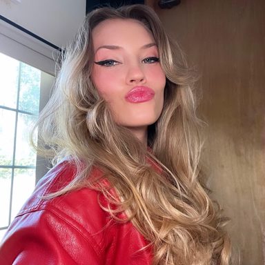 Stela Cole