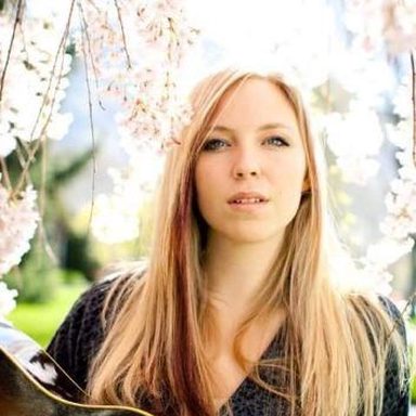 Stephanie Mabey photo 9
