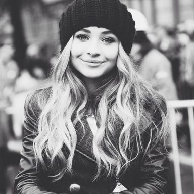 Sabrina Carpenter photo 1060