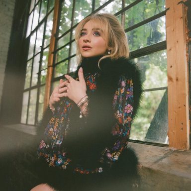 Sabrina Carpenter photo 988