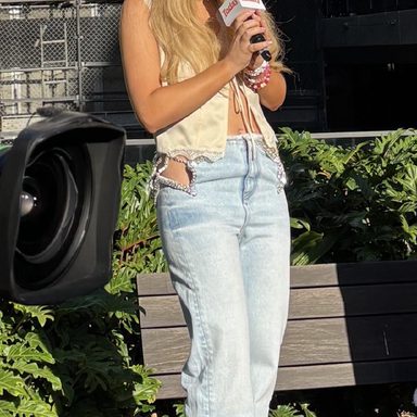 Sabrina Carpenter photo 361