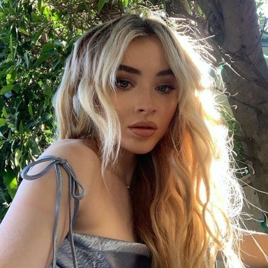 Sabrina Carpenter photo 934