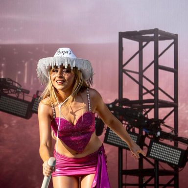 Sabrina Carpenter photo 798