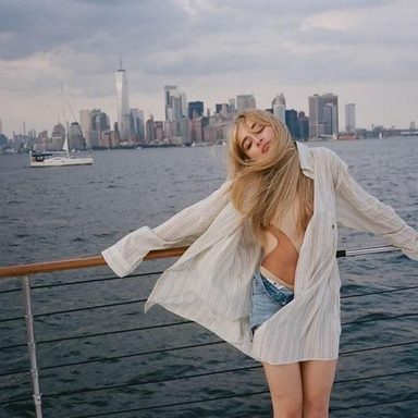 Sabrina Carpenter photo 386