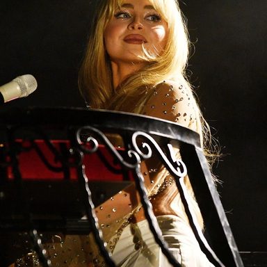 Sabrina Carpenter photo 900