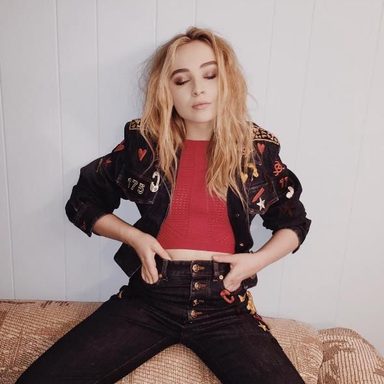 Sabrina Carpenter photo 1055