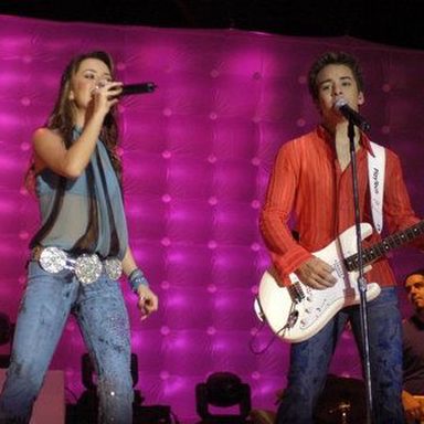 Sandy & Junior photo 42