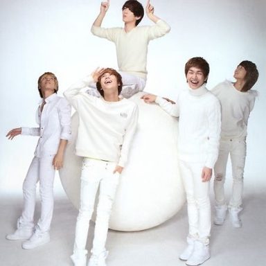 SHINee photo 95