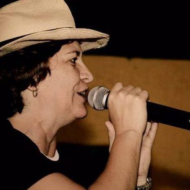 Suzi Martins