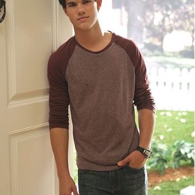 Taylor Lautner photo 30