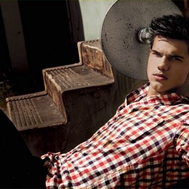 Taylor Lautner photo 24