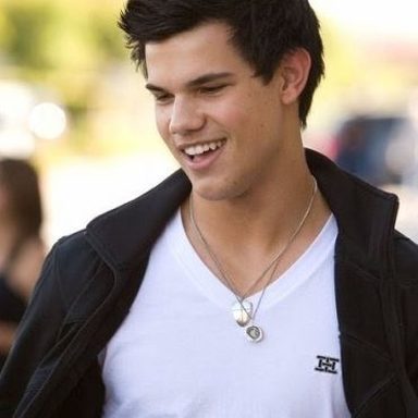 Taylor Lautner photo 23