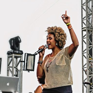 Thaís Moreira photo 13