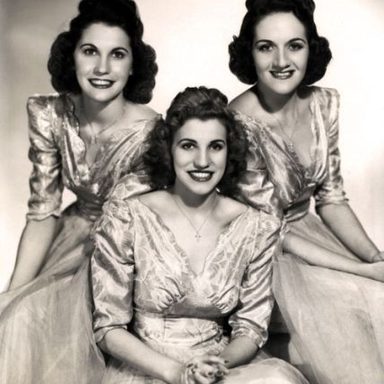 The Andrews Sisters photo 43