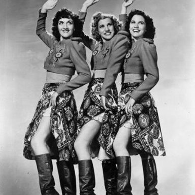 The Andrews Sisters photo 41