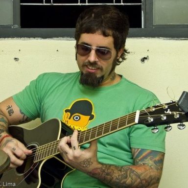 Tico Santa Cruz