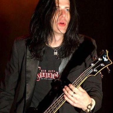 Todd Kerns
