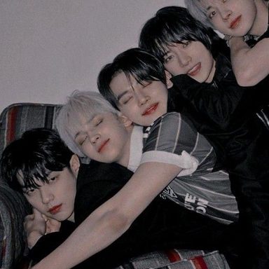 TOMORROW X TOGETHER photo 37