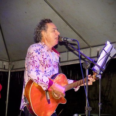 Toni Soares