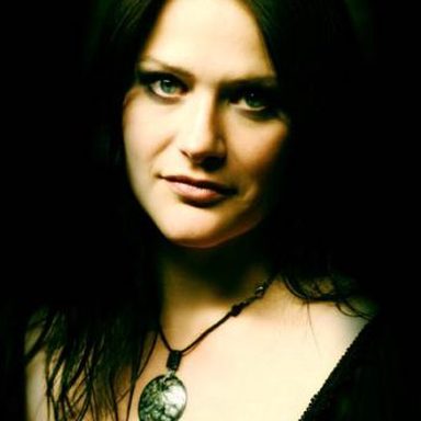 Tristania photo 16