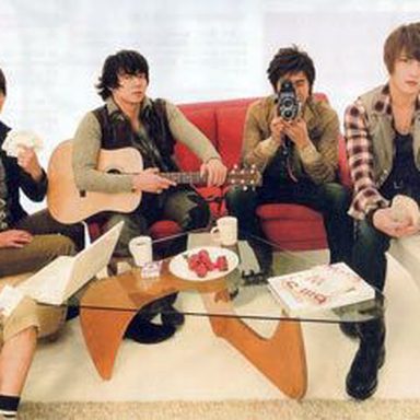 TVXQ (Dong Bang Shin Ki) photo 47