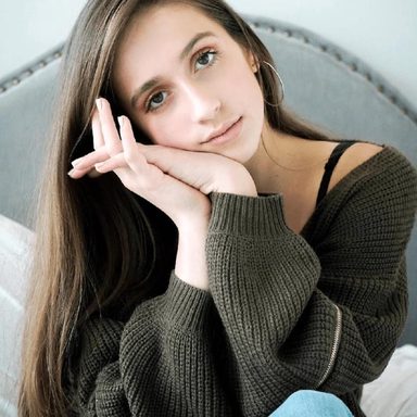 Tate McRae photo 104