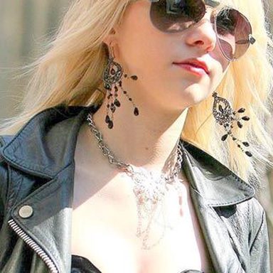 Taylor Momsen photo 31