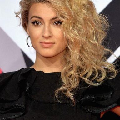 Tori Kelly photo 45