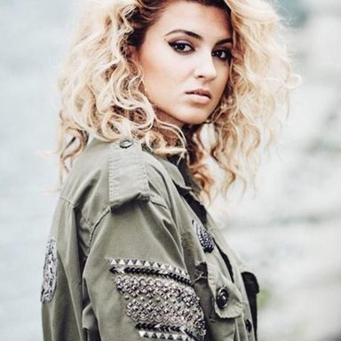 Tori Kelly photo 27