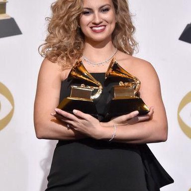Tori Kelly photo 47